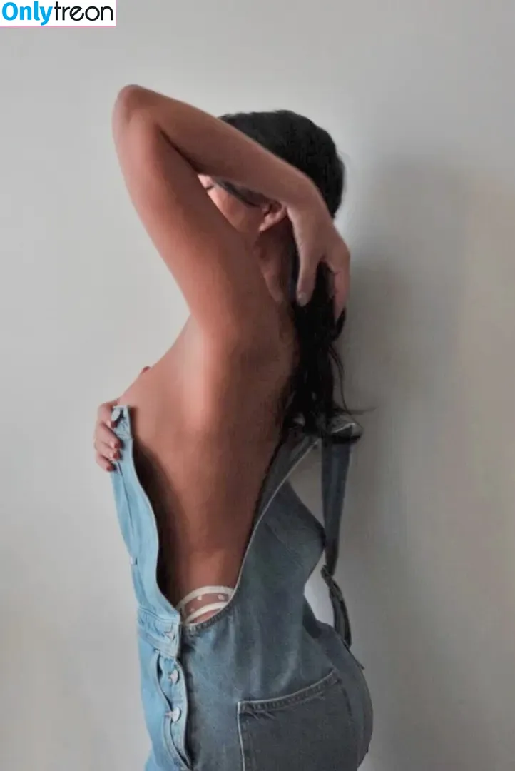 Julia Kelly nude photo #0049 (missjuliakelly / thesophiakelly)