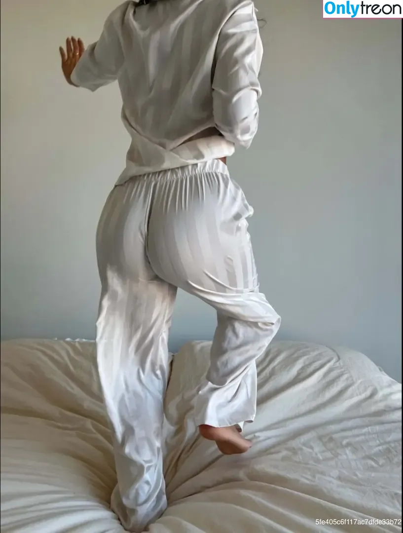Julia Kelly nude photo #0082 (missjuliakelly / thesophiakelly)