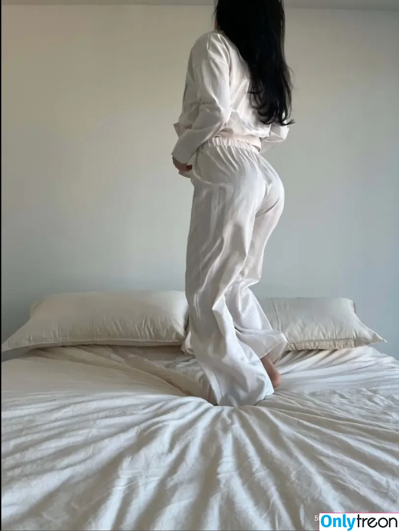 Julia Kelly nude photo #0083 (missjuliakelly / thesophiakelly)