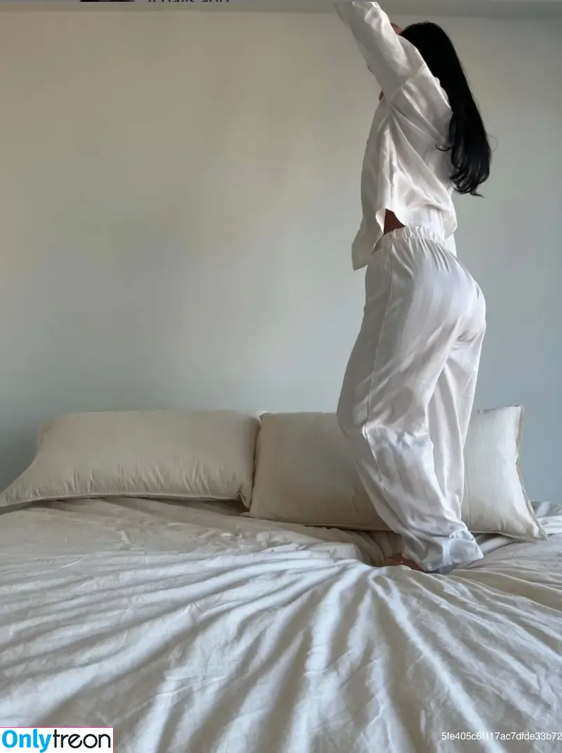 Julia Kelly nude photo #0085 (missjuliakelly / thesophiakelly)