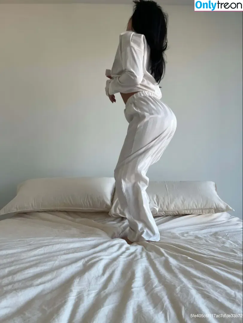 Julia Kelly nude photo #0086 (missjuliakelly / thesophiakelly)