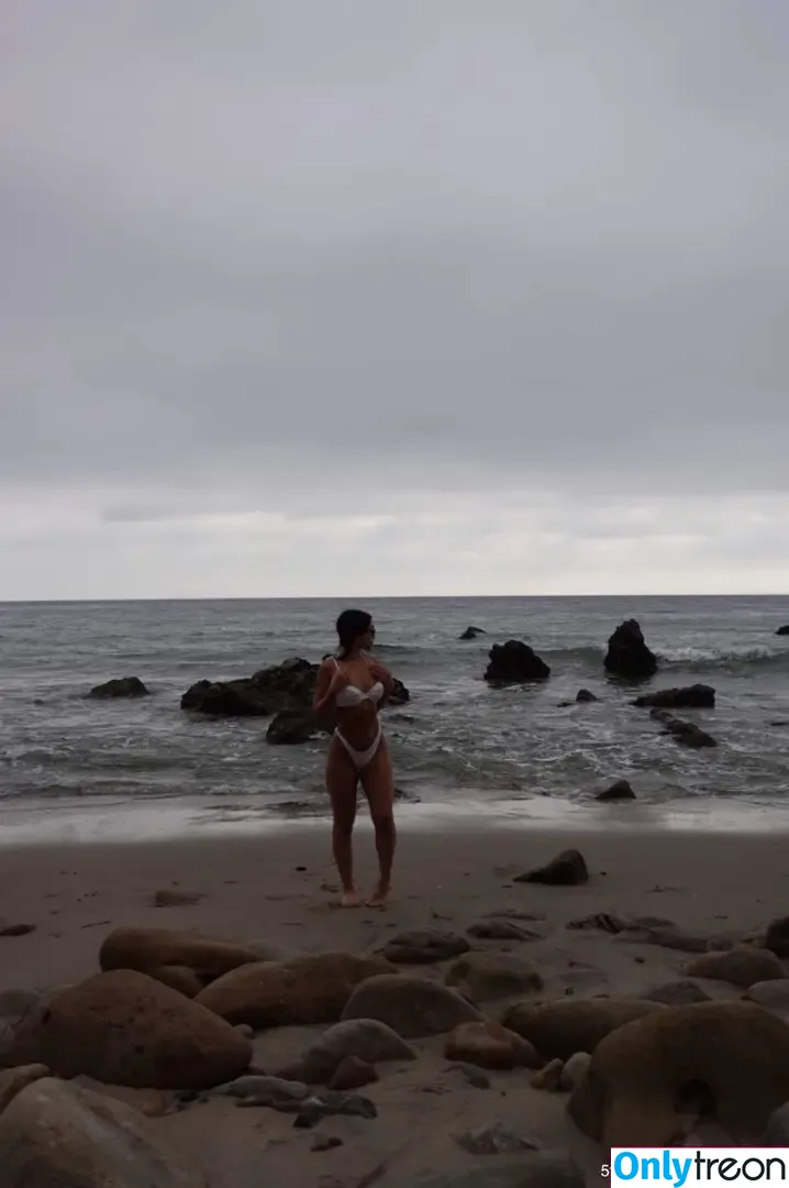 Julia Kelly nude photo #0091 (missjuliakelly / thesophiakelly)