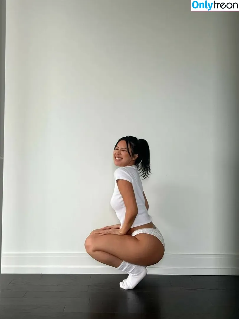 Julia Kelly nude photo #0099 (missjuliakelly / thesophiakelly)