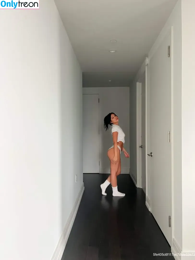 Julia Kelly nude photo #0139 (missjuliakelly / thesophiakelly)