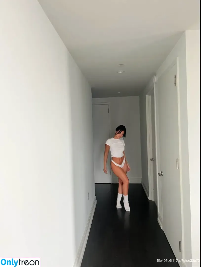 Julia Kelly nude photo #0140 (missjuliakelly / thesophiakelly)