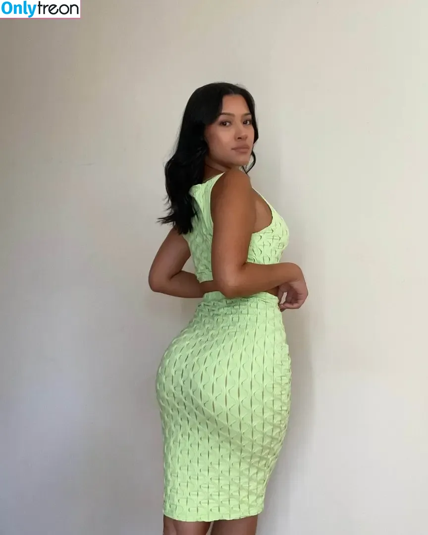 Julia Kelly nude photo #0153 (missjuliakelly / thesophiakelly)