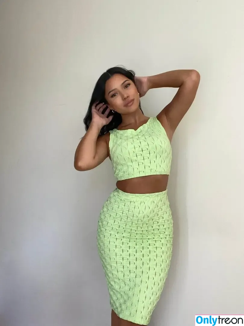 Julia Kelly nude photo #0154 (missjuliakelly / thesophiakelly)