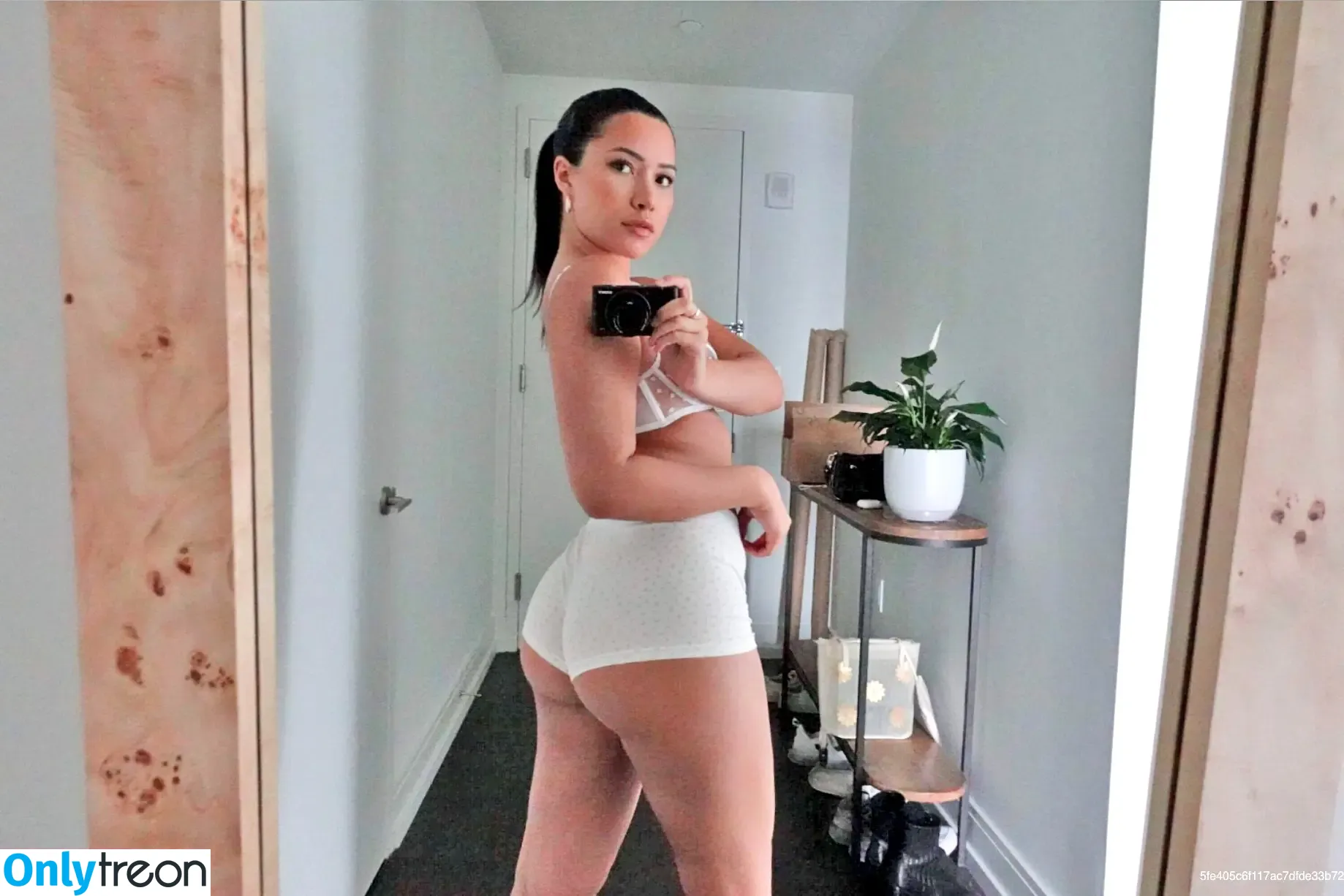 Julia Kelly nude photo #0162 (missjuliakelly / thesophiakelly)