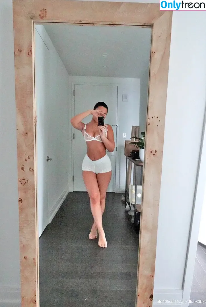 Julia Kelly nude photo #0164 (missjuliakelly / thesophiakelly)