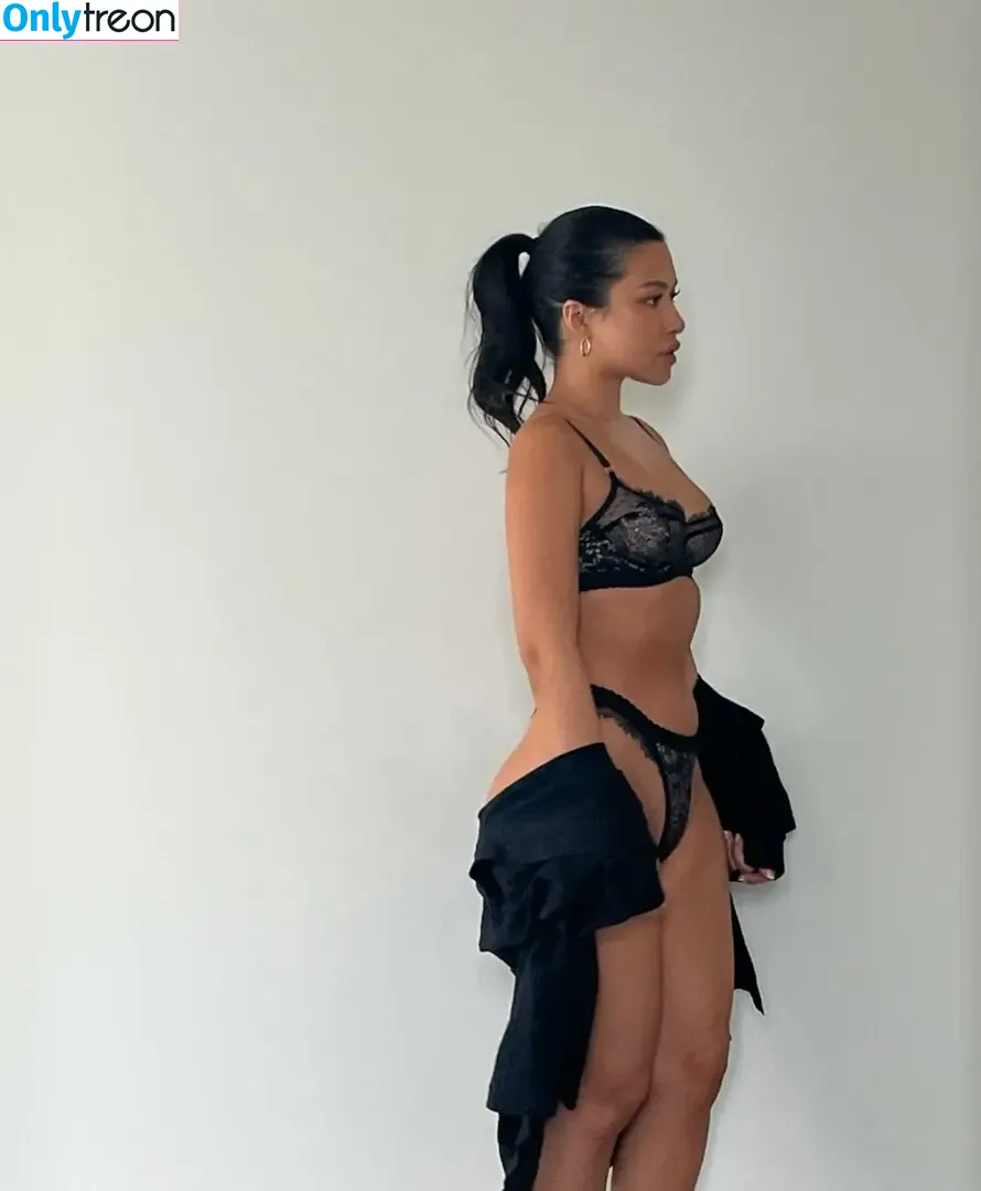Julia Kelly nude photo #0252 (missjuliakelly / thesophiakelly)