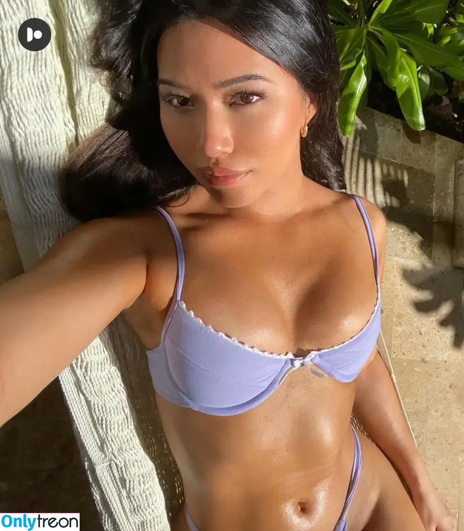 Julia Kelly nude photo #0258 (missjuliakelly / thesophiakelly)