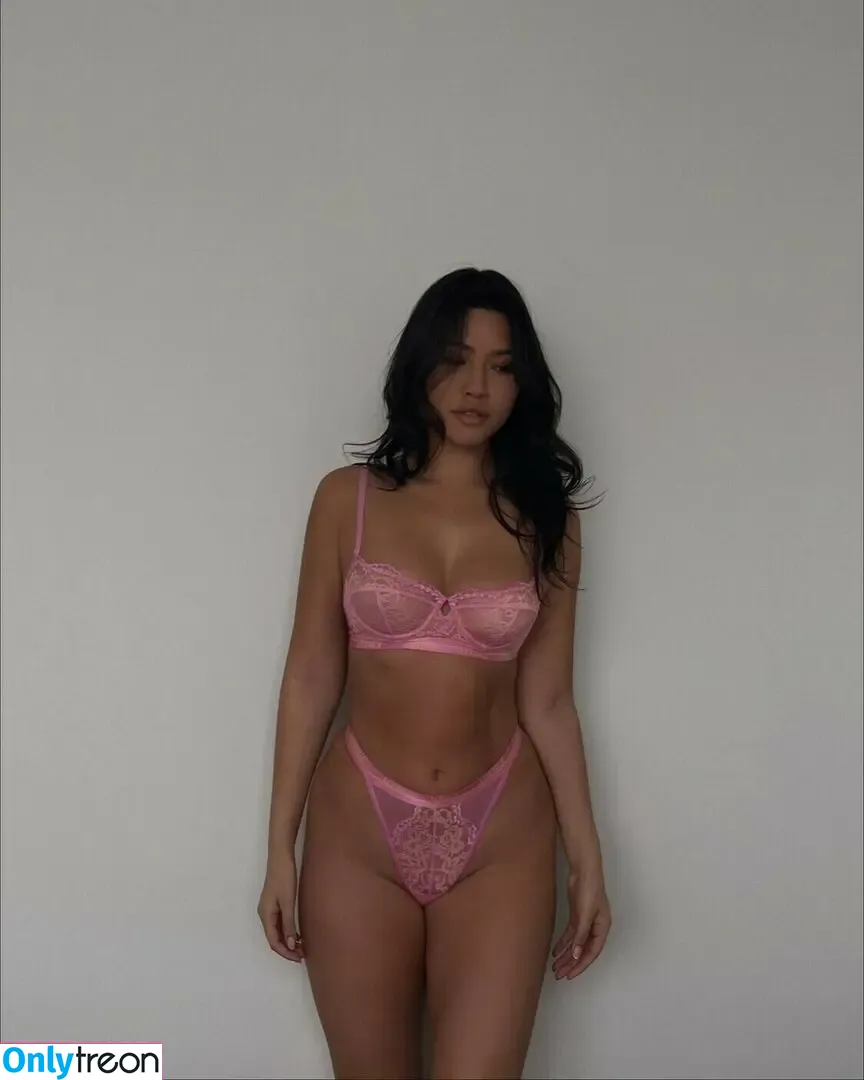 Julia Kelly nude photo #0314 (missjuliakelly / thesophiakelly)