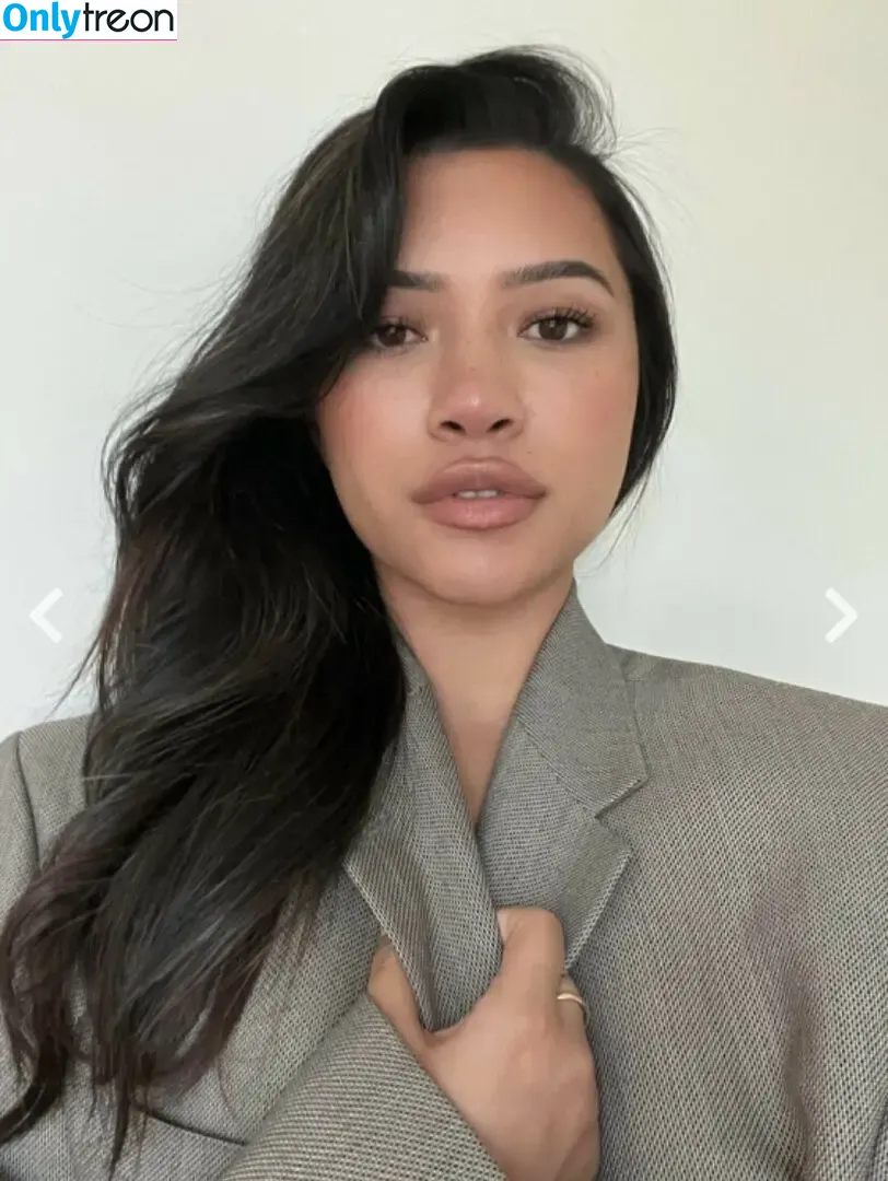Julia Kelly nude photo #0366 (missjuliakelly / thesophiakelly)