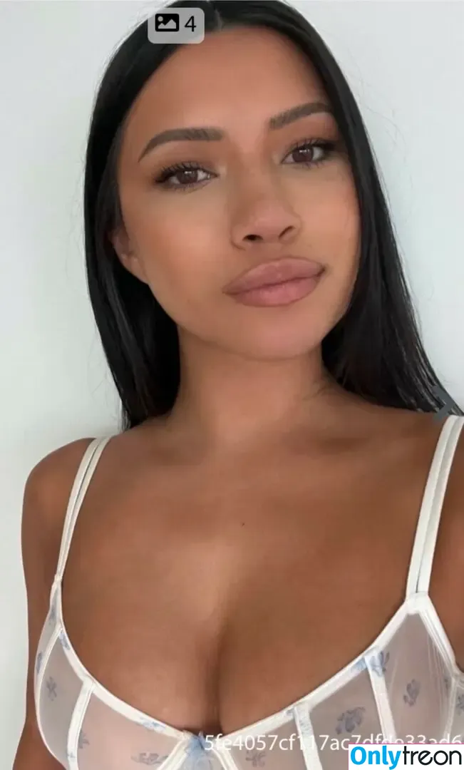 Julia Kelly nude photo #0372 (missjuliakelly / thesophiakelly)