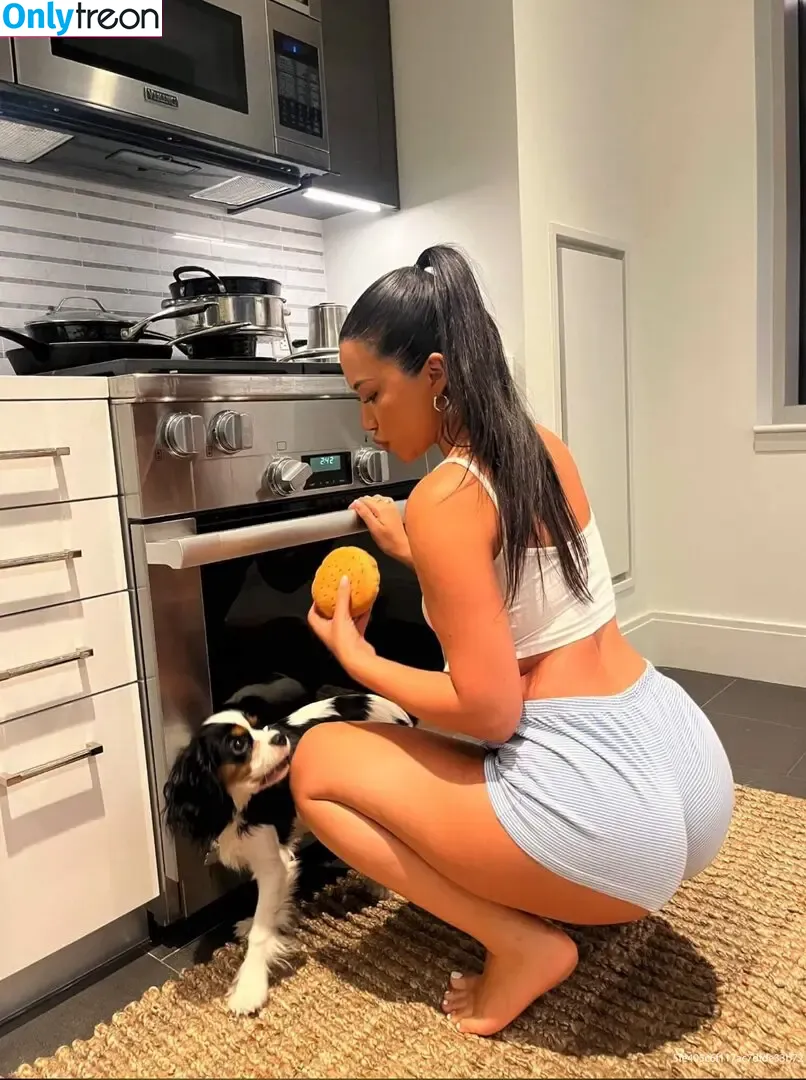 Julia Kelly nude photo #0390 (missjuliakelly / thesophiakelly)