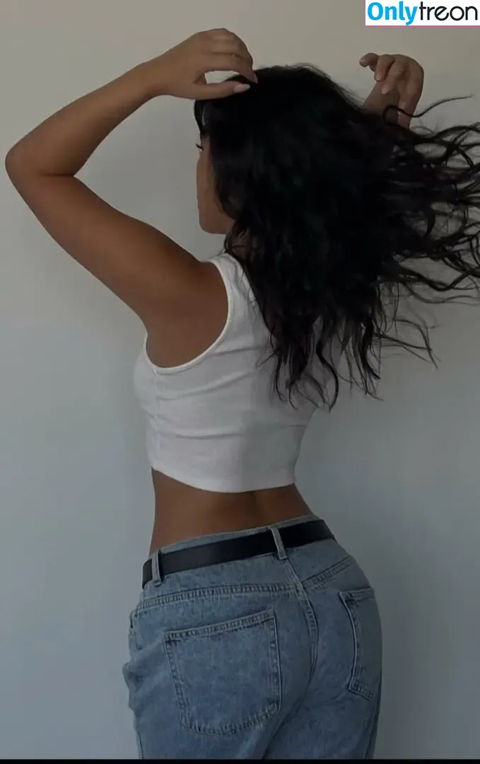 Julia Kelly nude photo #0452 (missjuliakelly / thesophiakelly)