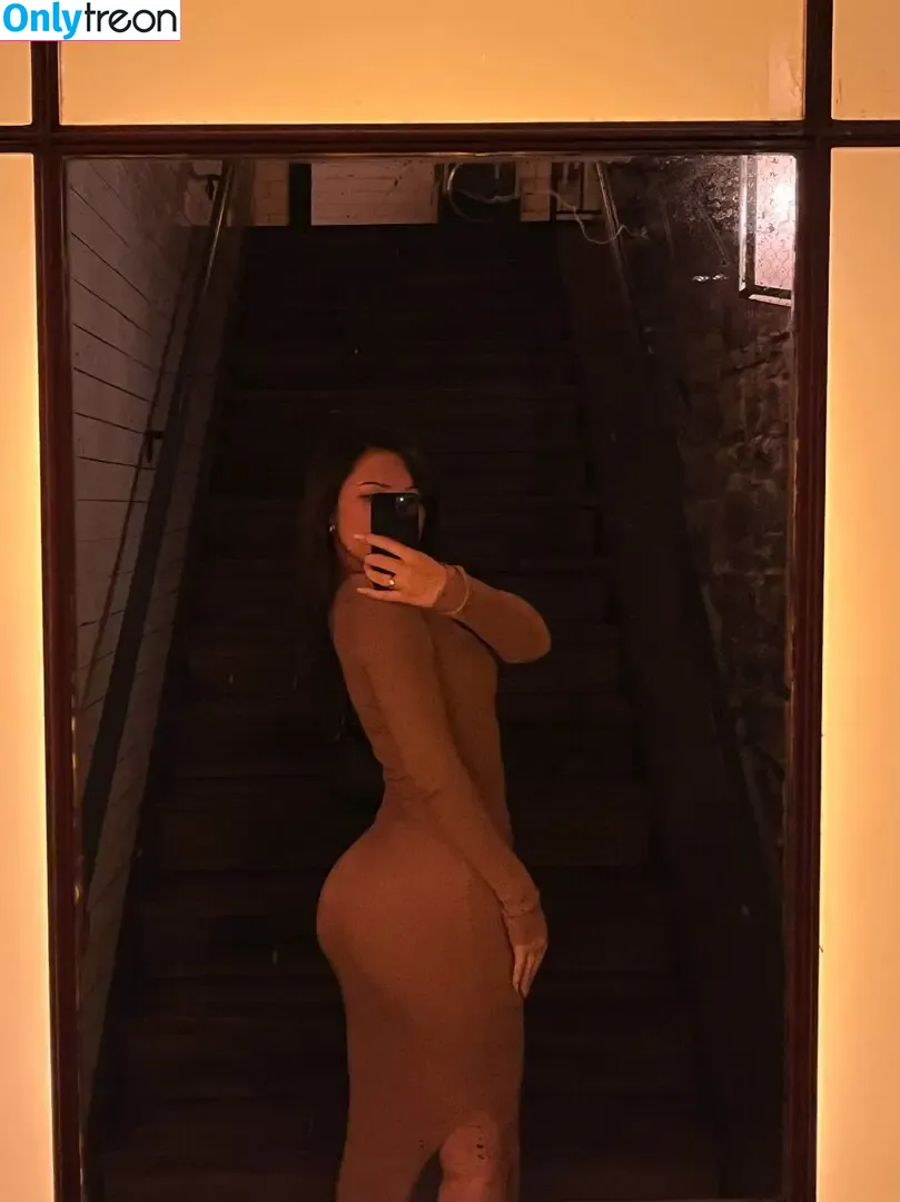 Julia Kelly nude photo #0462 (missjuliakelly / thesophiakelly)