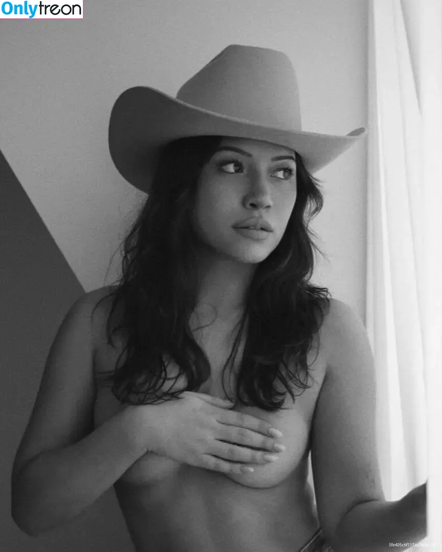 Julia Kelly nude photo #0491 (missjuliakelly / thesophiakelly)