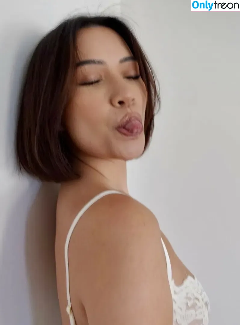 Julia Kelly nude photo #0565 (missjuliakelly / thesophiakelly)