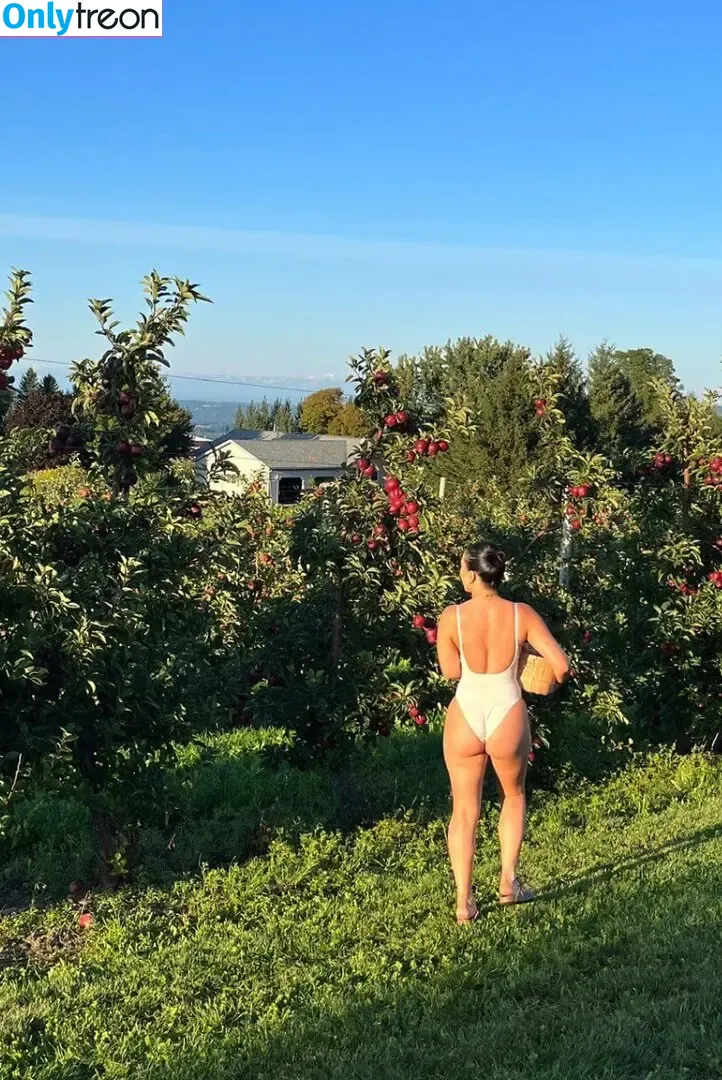 Julia Kelly nude photo #0705 (missjuliakelly / thesophiakelly)