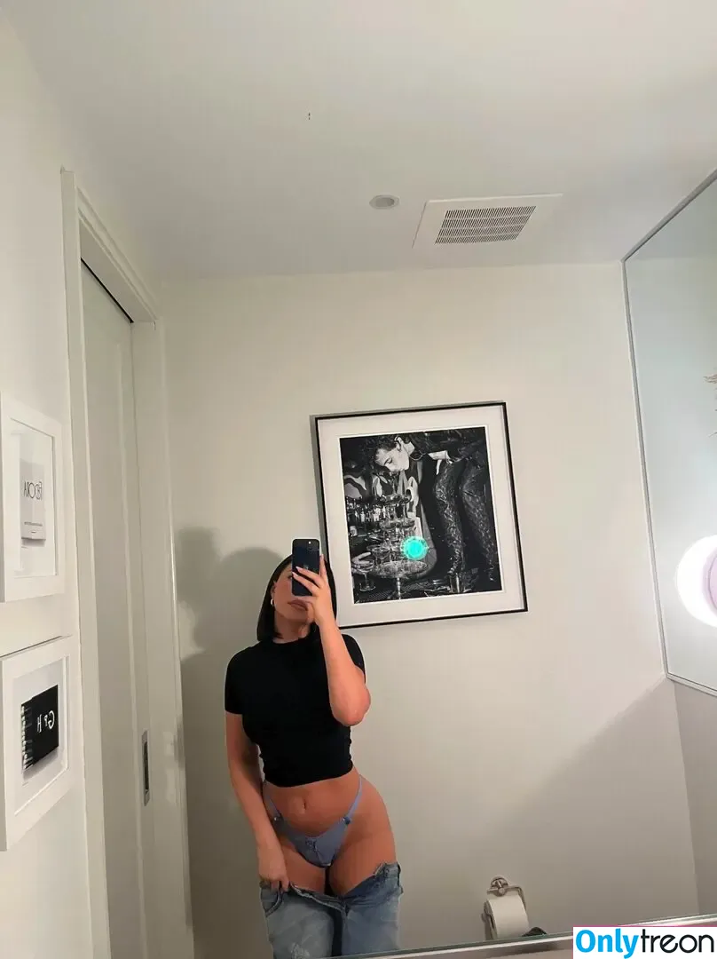 Julia Kelly nude photo #0723 (missjuliakelly / thesophiakelly)