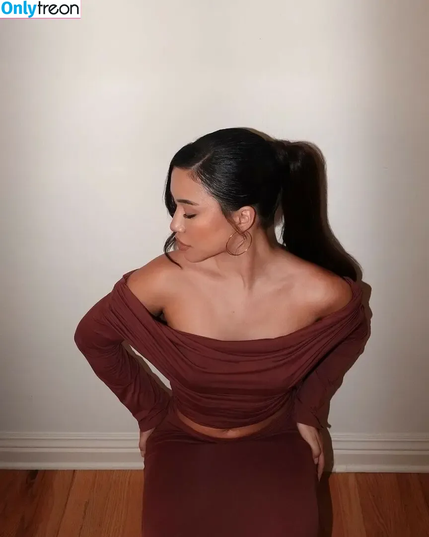 Julia Kelly nude photo #0788 (missjuliakelly / thesophiakelly)