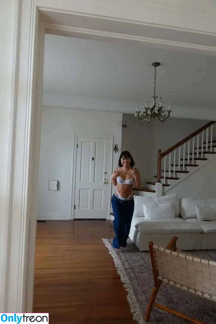 Julia Kelly nude photo #0832 (missjuliakelly / thesophiakelly)