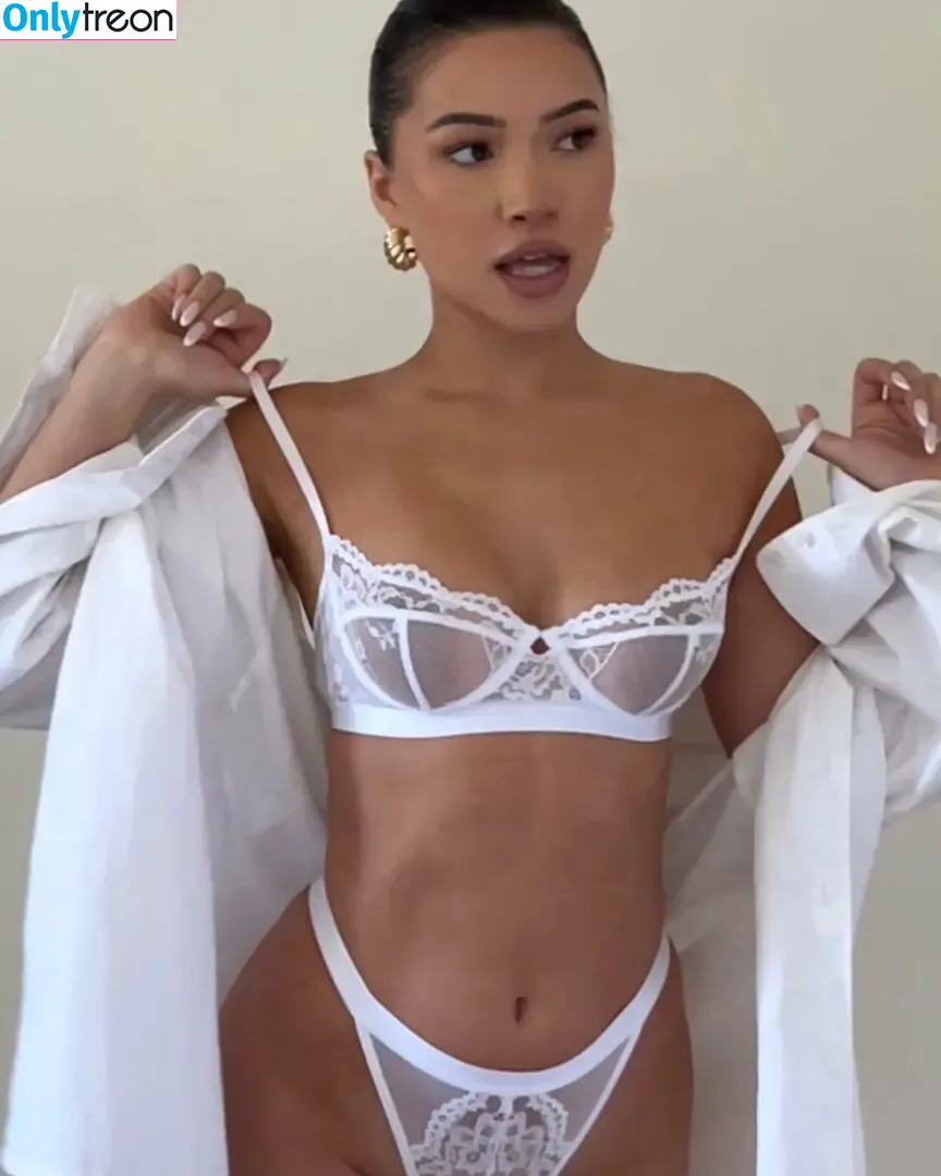 Julia Kelly nude photo #0848 (missjuliakelly / thesophiakelly)