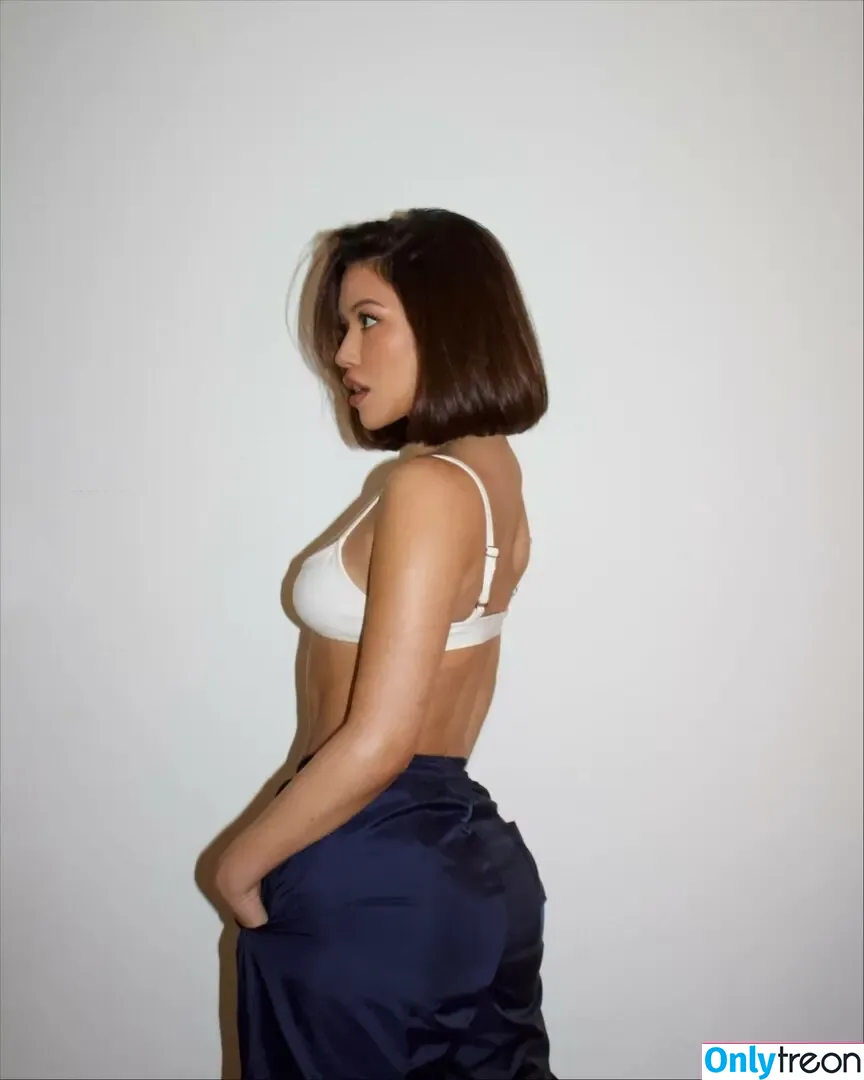 Julia Kelly nude photo #0927 (missjuliakelly / thesophiakelly)