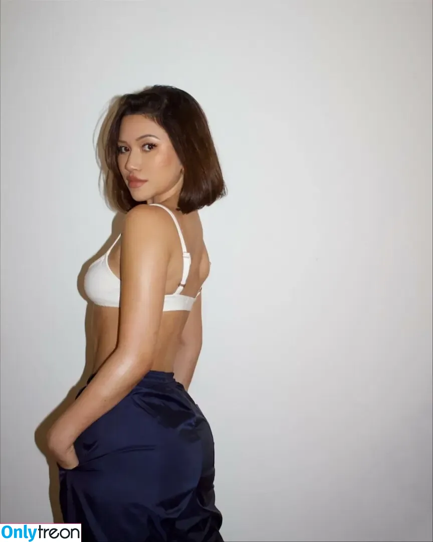 Julia Kelly nude photo #0928 (missjuliakelly / thesophiakelly)
