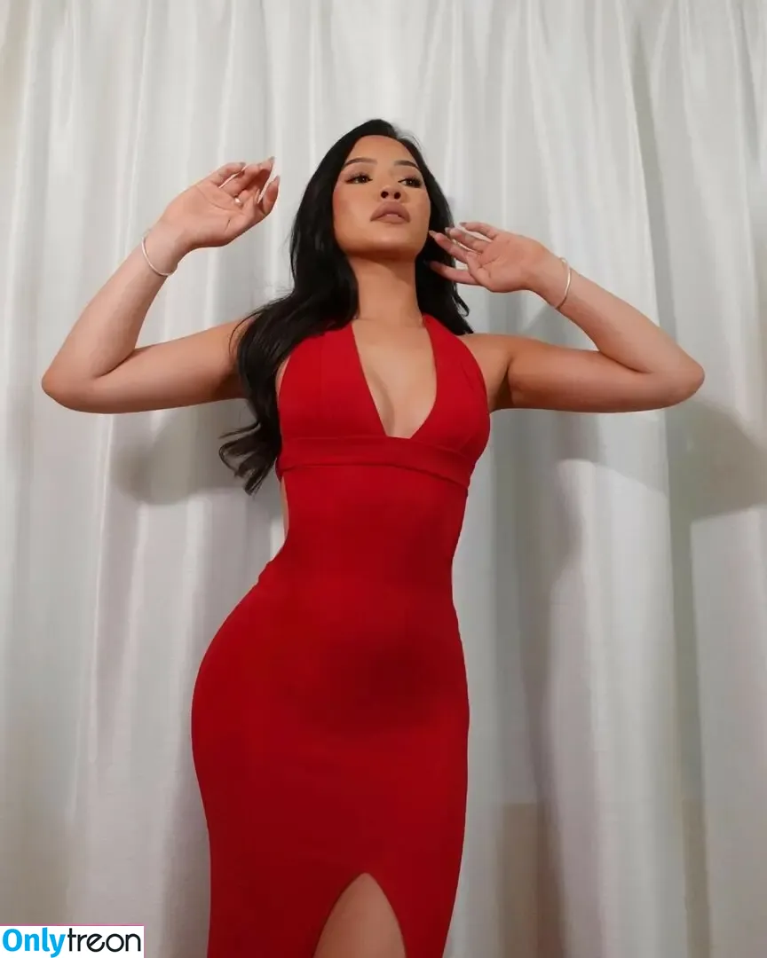Julia Kelly nude photo #0962 (missjuliakelly / thesophiakelly)