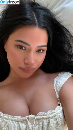Julia Kelly / missjuliakelly / thesophiakelly nude photo #1049