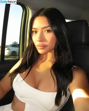Julia Kelly / missjuliakelly / thesophiakelly nude photo #1365
