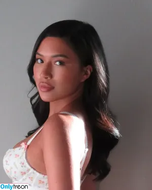 Julia Kelly / missjuliakelly / thesophiakelly nude photo #1473