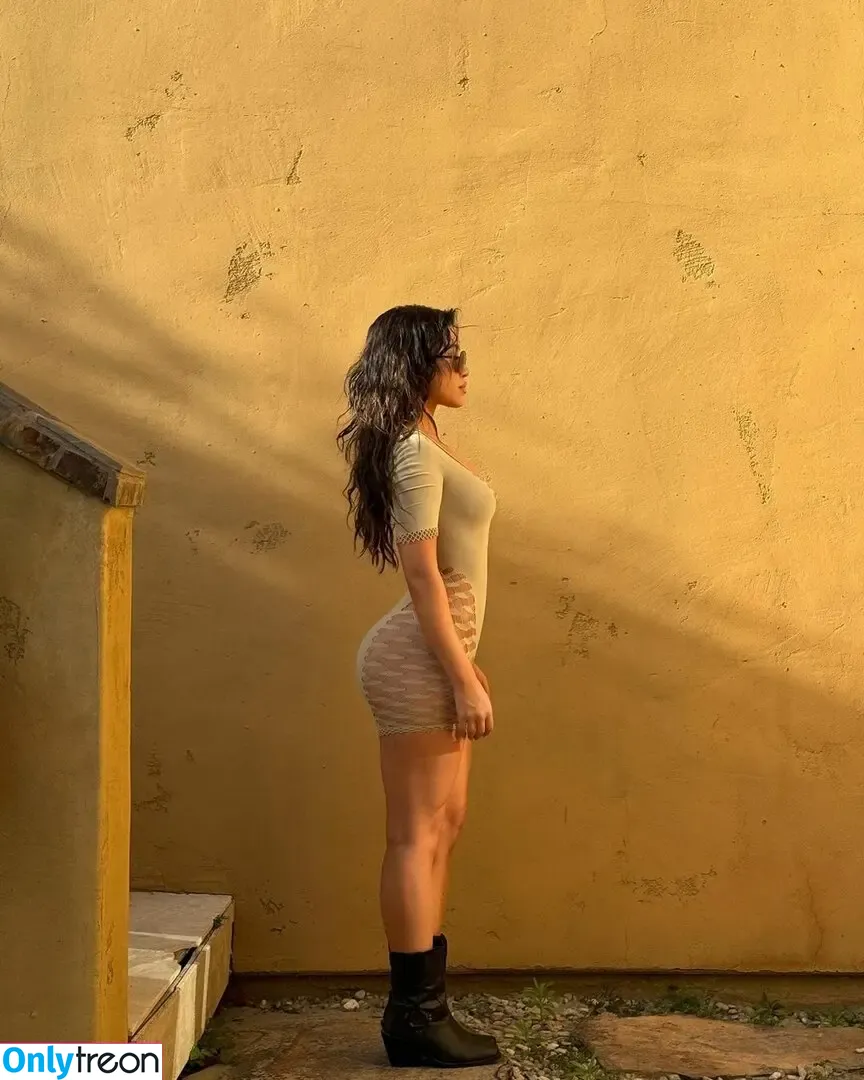 Julia Kelly nude photo #1022 (missjuliakelly / thesophiakelly)