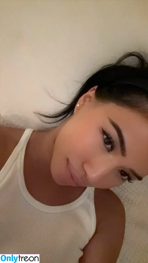 Julia Kelly nude photo #1241 (missjuliakelly / thesophiakelly)
