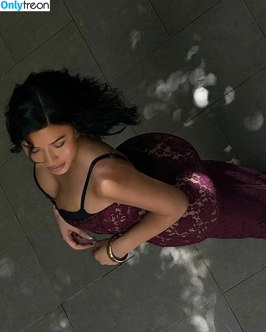 Julia Kelly nude photo #1267 (missjuliakelly / thesophiakelly)