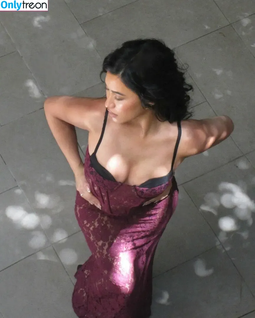 Julia Kelly nude photo #1269 (missjuliakelly / thesophiakelly)
