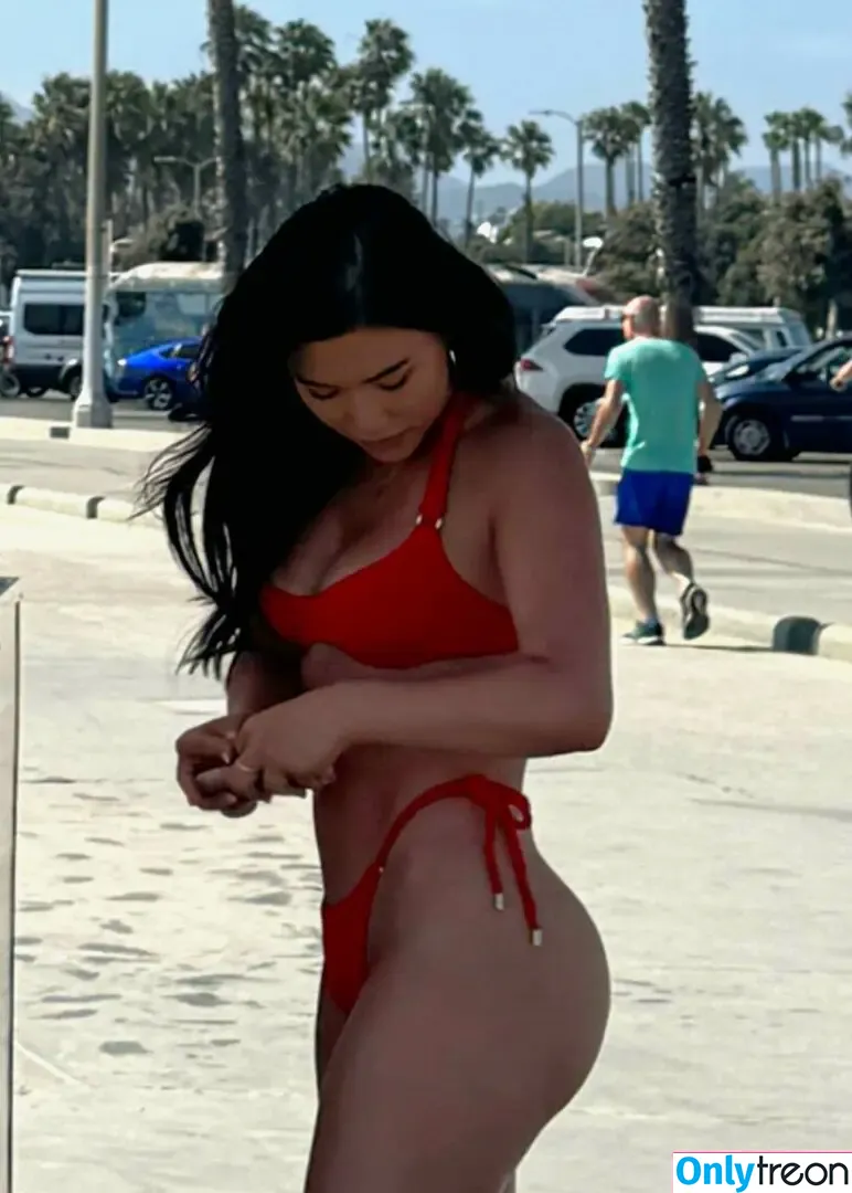 Julia Kelly nude photo #1291 (missjuliakelly / thesophiakelly)