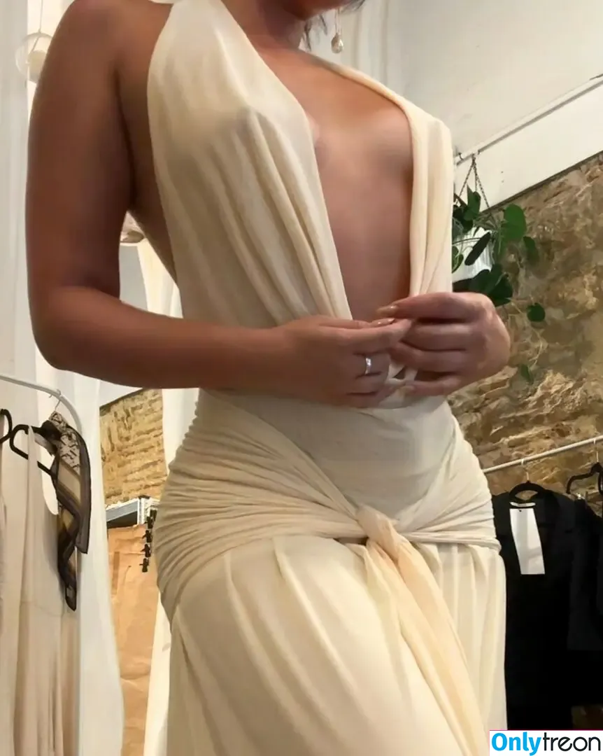 Julia Kelly nude photo #1354 (missjuliakelly / thesophiakelly)