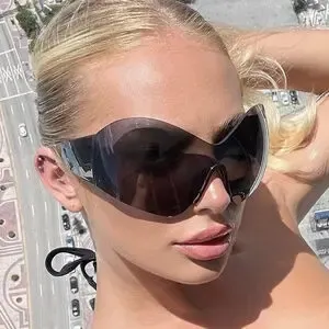Julia Nowakoska Deepfake / julia_nowakowska_official nude photo #0019