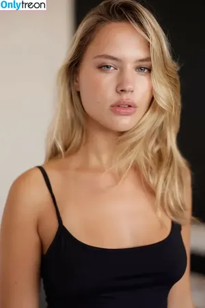 Julia Van Hest / juliavanhest nude photo #0005