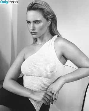 Julia Van Hest / juliavanhest nude photo #0046