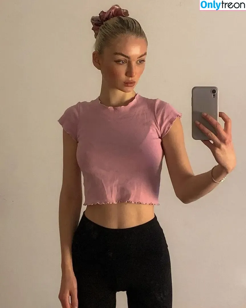 Julia Wulf nude photo #0042 (Juleslw)