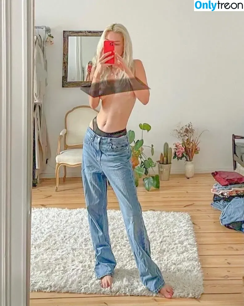 Julia Wulf nude photo #0107 (Juleslw)