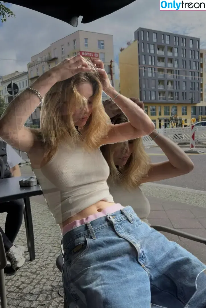 Julia Wulf nude photo #0181 (Juleslw)