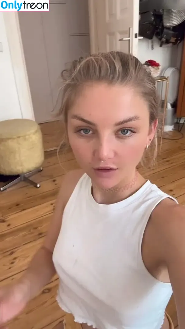 Julia Wulf nude photo #0219 (Juleslw)