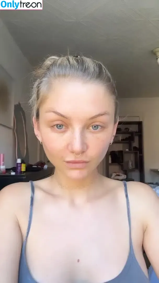 Julia Wulf nude photo #0275 (Juleslw)