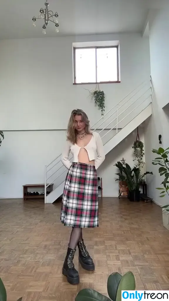 Julia Wulf nude photo #0355 (Juleslw)