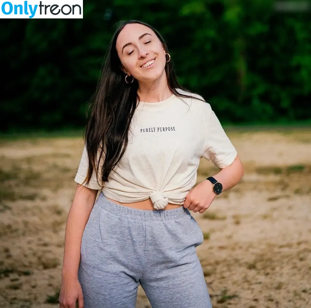 Juliabellax nude photo #0024 (Juliabellax)
